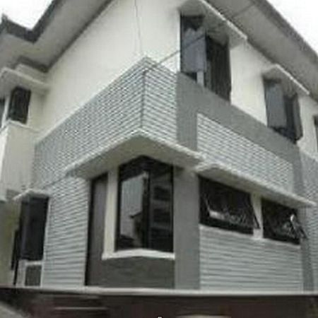 Guesthouse Durentiga Jakarta Luaran gambar